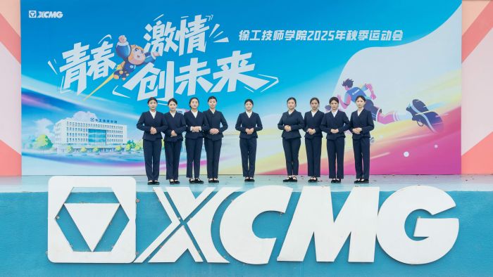 礼仪社：用行动诠释着“礼仪之美”，用微笑点亮每一个荣耀时刻